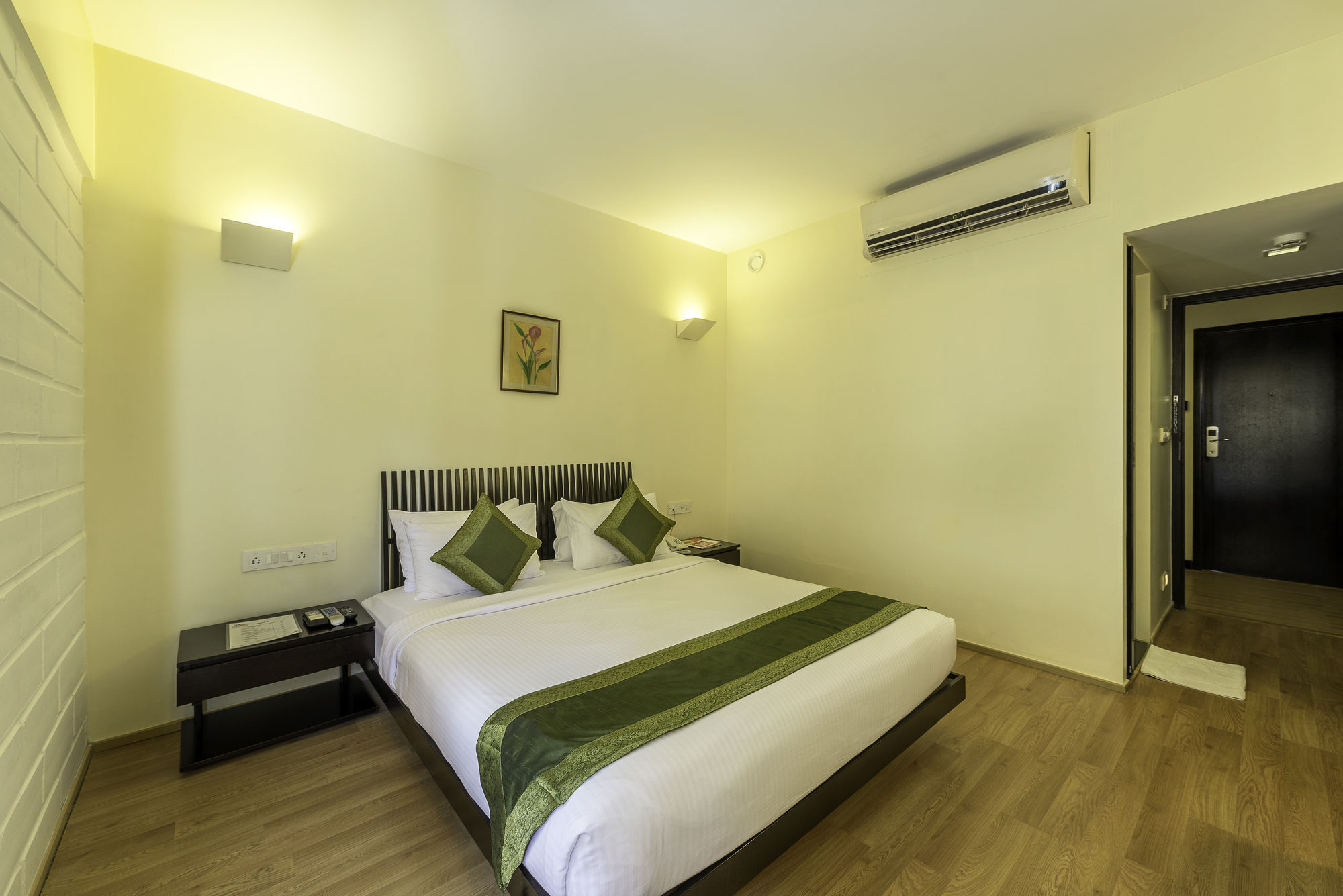 Treebo Trend Spektrum Suites Mysore Exterior foto